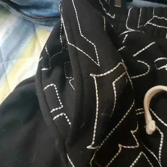 ☆☆☆Stiched embroidery graphic joggers - Picture 3 of 8